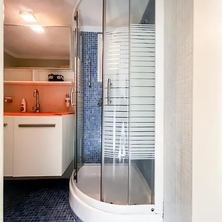 Homevision - Spacious And Warm - Very Apartment *