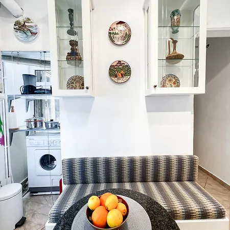 Homevision - Spacious And Warm - Very