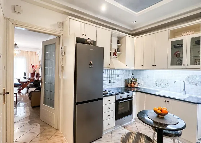 Homevision - Spacious And Warm - Very
