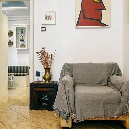 Homevision - Spacious And Warm - Very