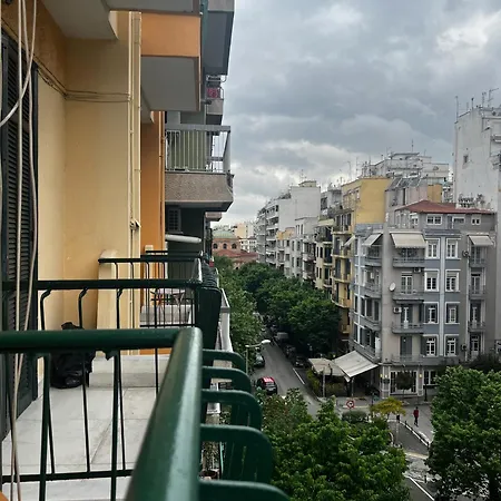 Homevision - Spacious And Warm - Very Салоники