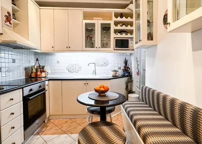 Homevision - Spacious And Warm - Very 아파트